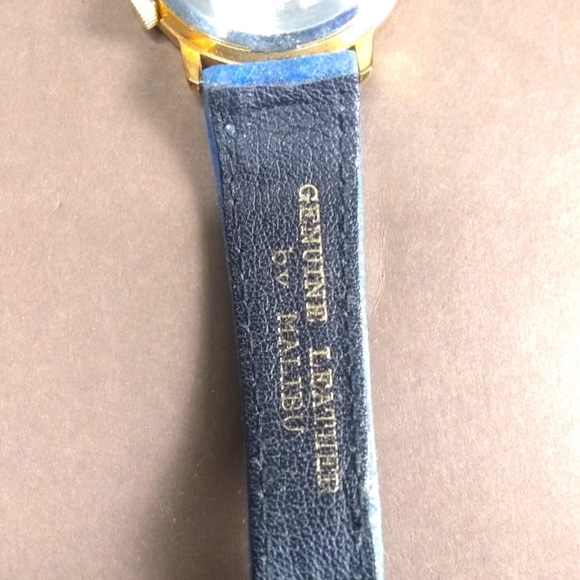 Vntg Shirley Temple Blue Suede Band Battery Wristwatch - Picture 4 of 7